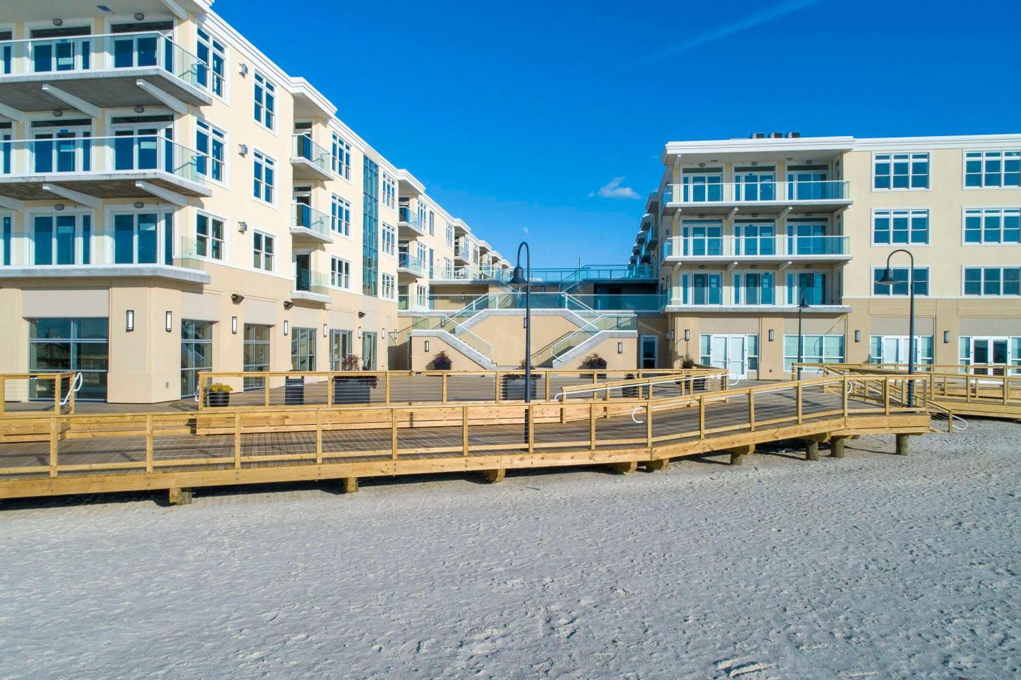 Hyatt Place Дьюи-Бич Экстерьер фото